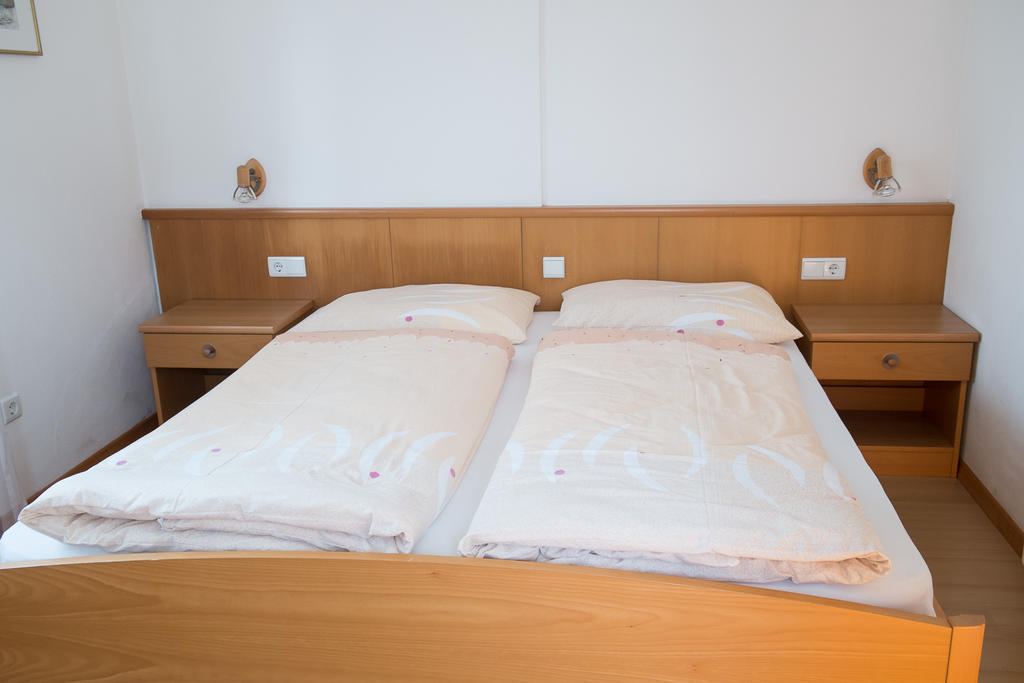 אפיאנו סולה סטרדה דל וינו Ferienwohnung Pippohof חדר תמונה