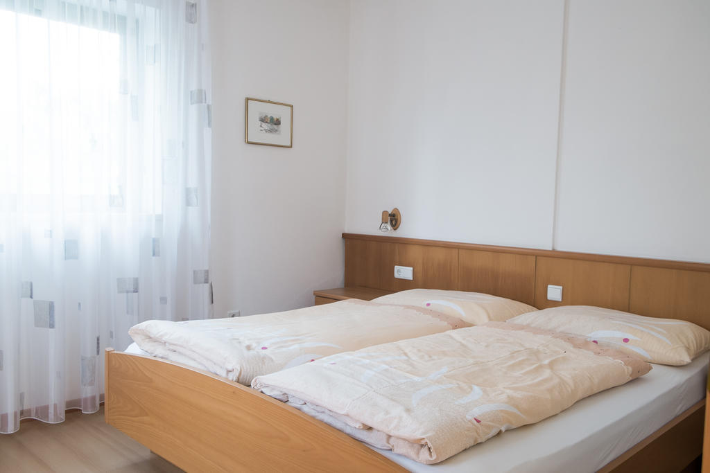 אפיאנו סולה סטרדה דל וינו Ferienwohnung Pippohof חדר תמונה